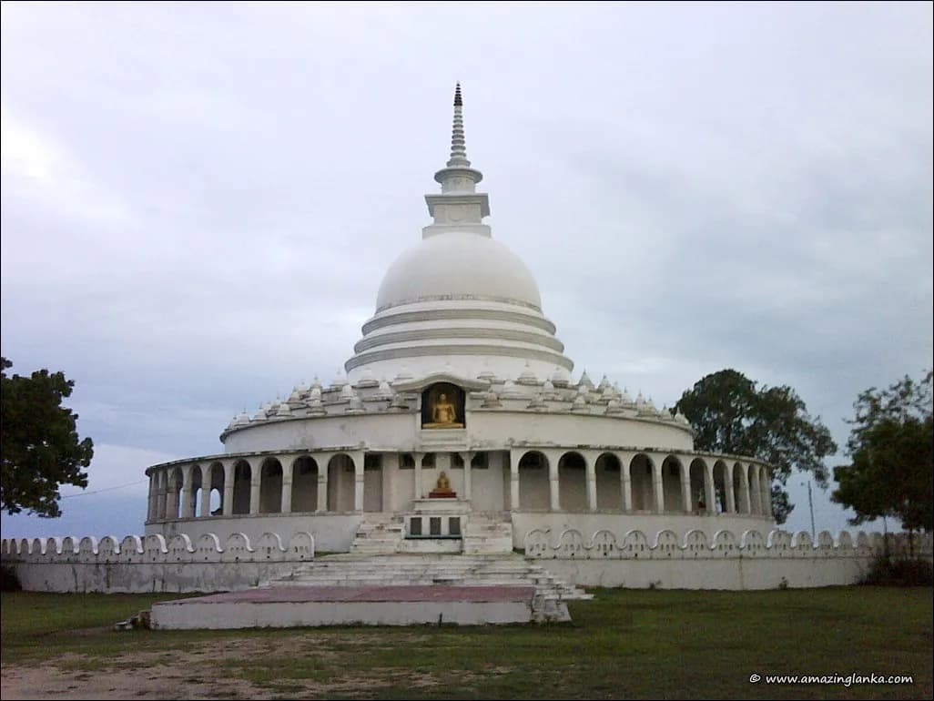 The eastern interior with Ampara marked