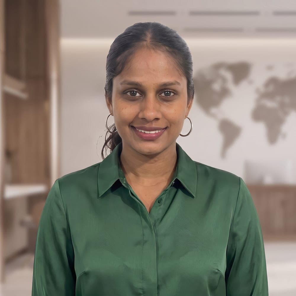 Dinushi Wijesingha, Travel Consultant at Avem Travels